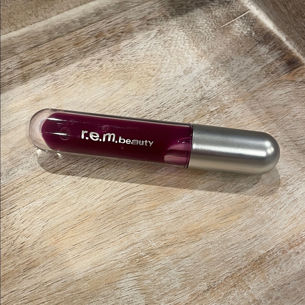 r.e.m. beauty Glossy Balm (Juice Box)